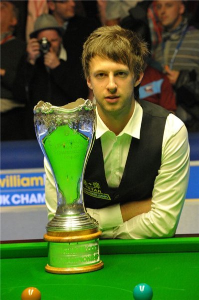 现出极高的 现出极高的